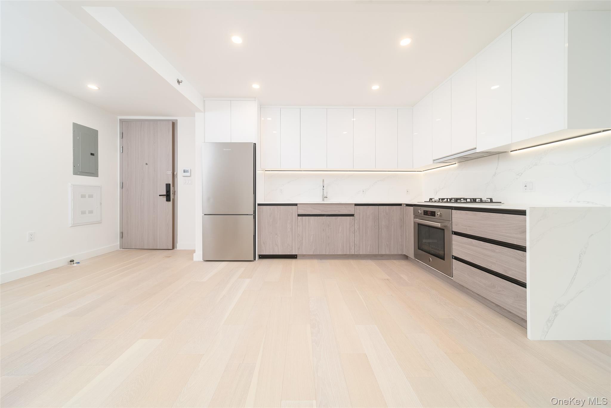 14449 Northern Boulevard # 325, Flushing, NY 11354