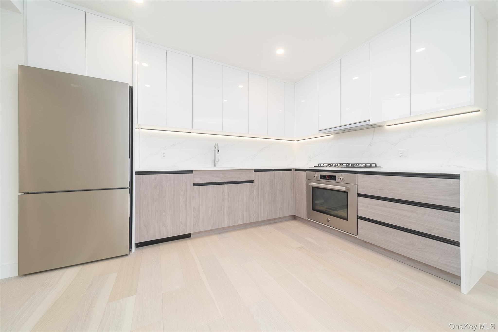 14449 Northern Boulevard # 325, Flushing, NY 11354