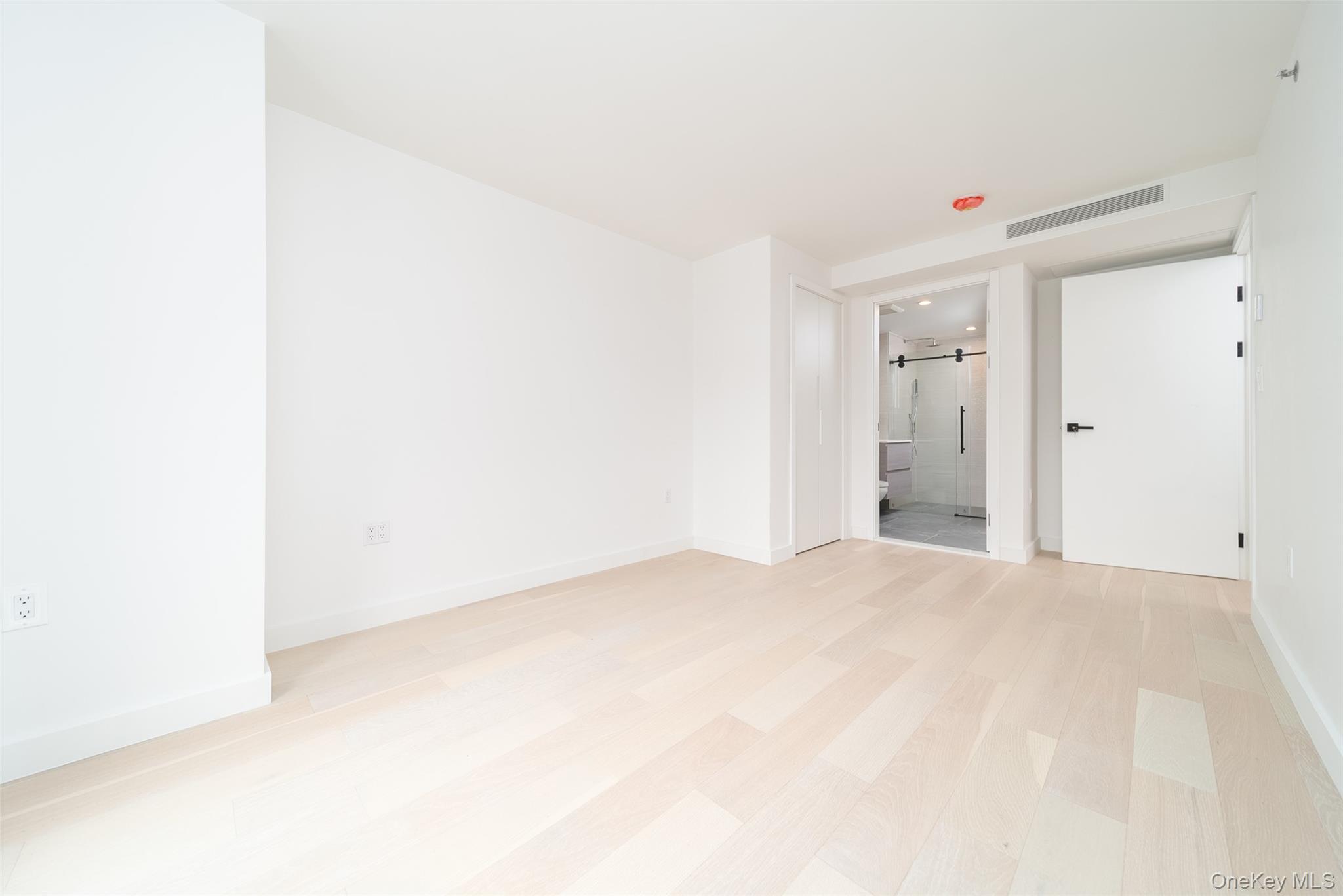 14449 Northern Boulevard # 325, Flushing, NY 11354