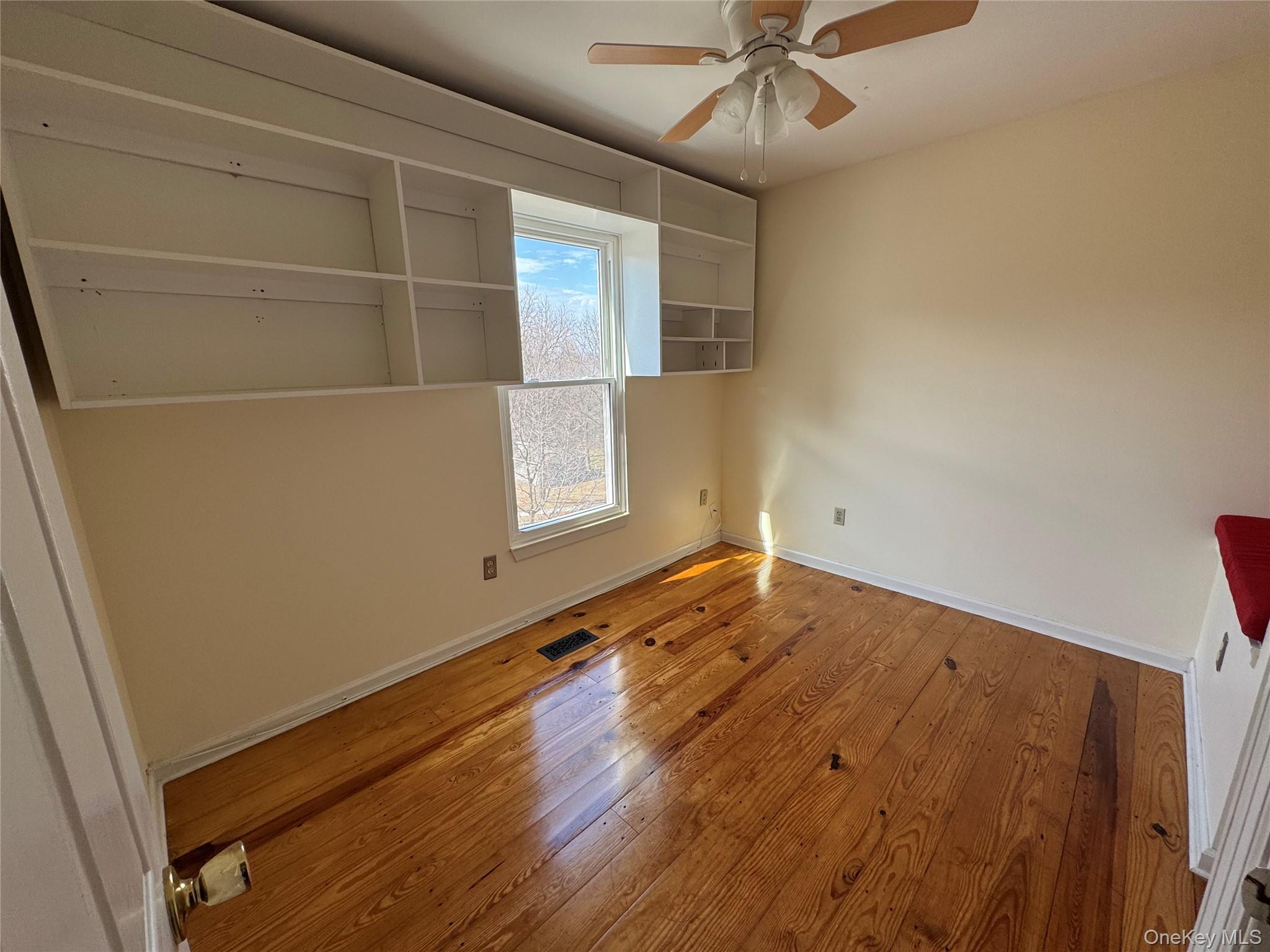 15 Helen Court, Beacon, NY 12508