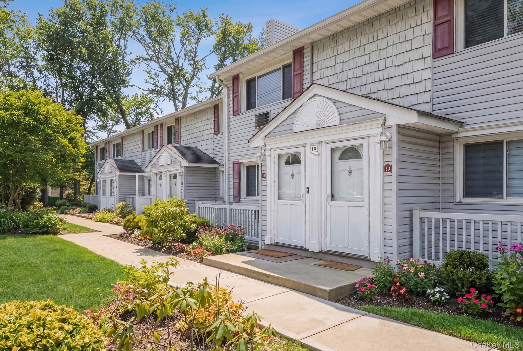 10 Smithtown Boulevard # 6A, Smithtown, NY 11787