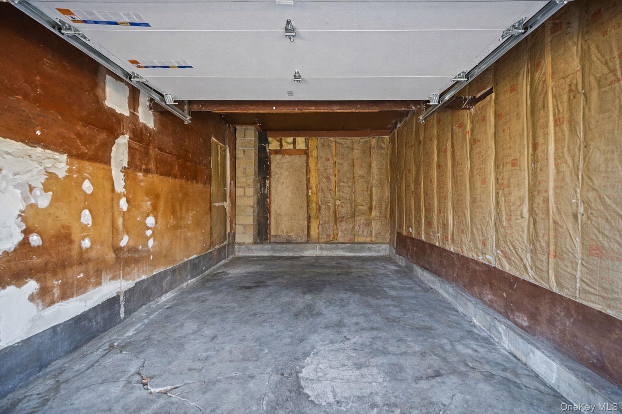 34 W Lakeland Street, Bay Shore, NY 11706