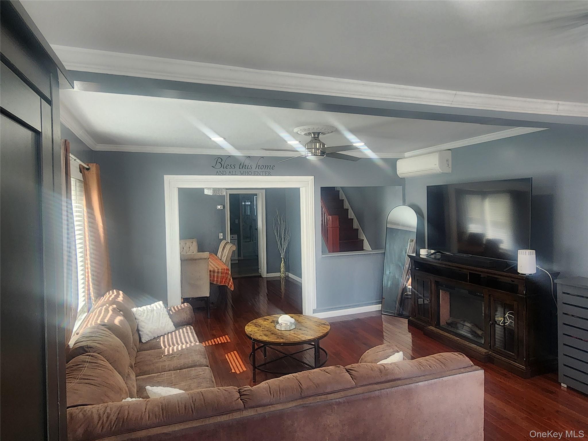 43 Dewitt Street, Valley Stream, NY 11580