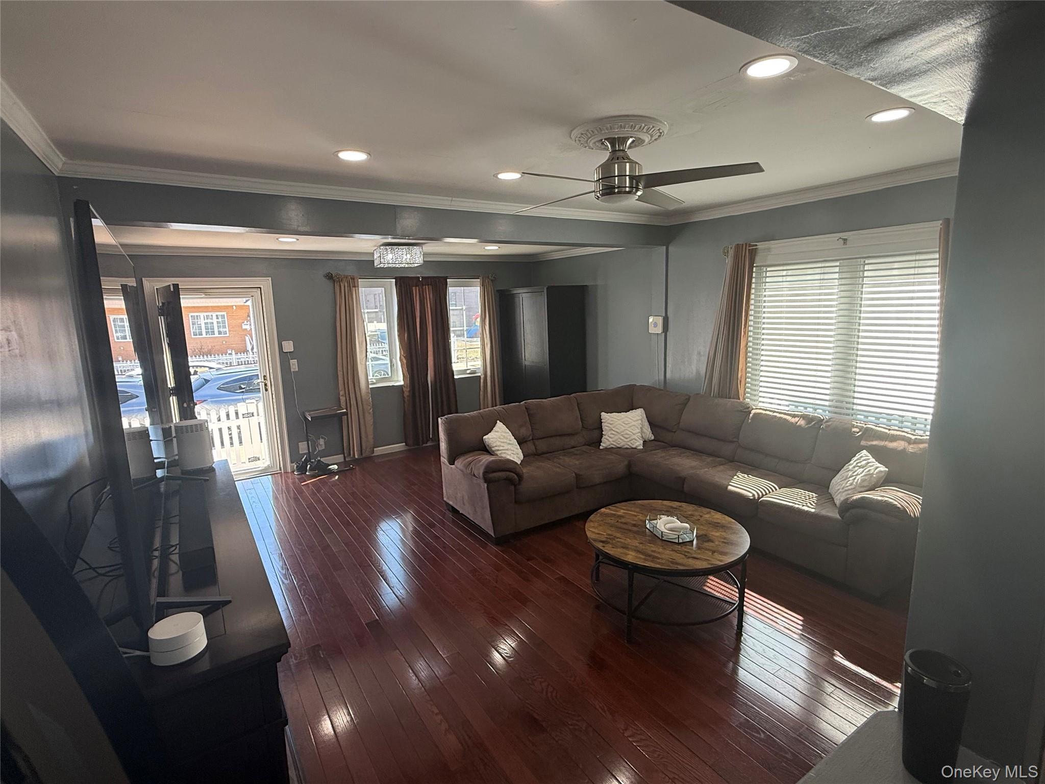 43 Dewitt Street, Valley Stream, NY 11580