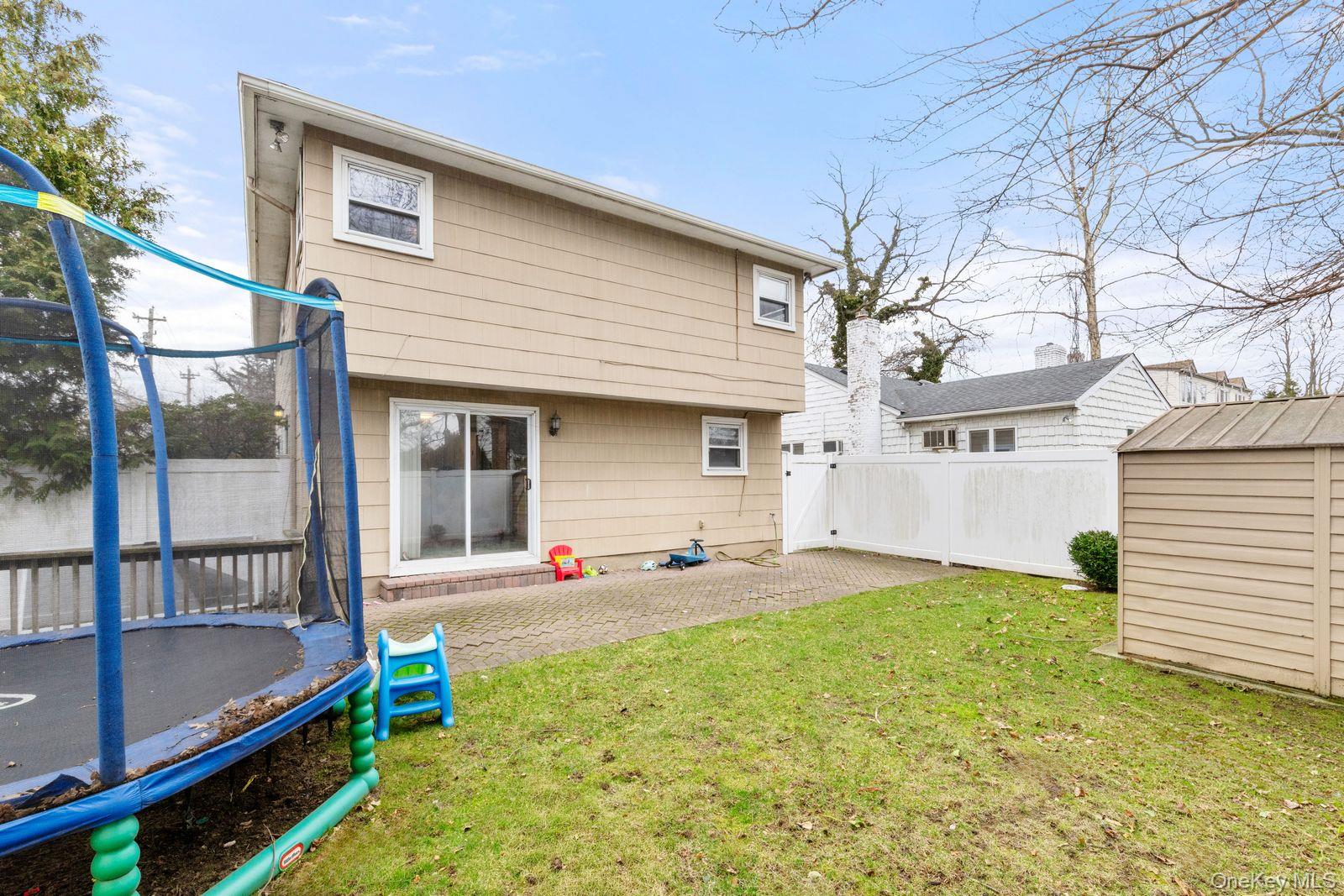 409 barnard Avenue, Woodmere, NY 11559