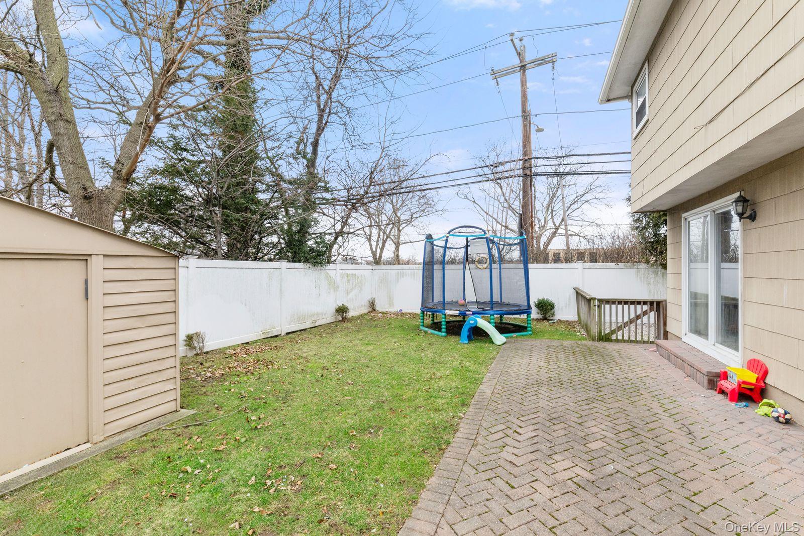 409 barnard Avenue, Woodmere, NY 11559