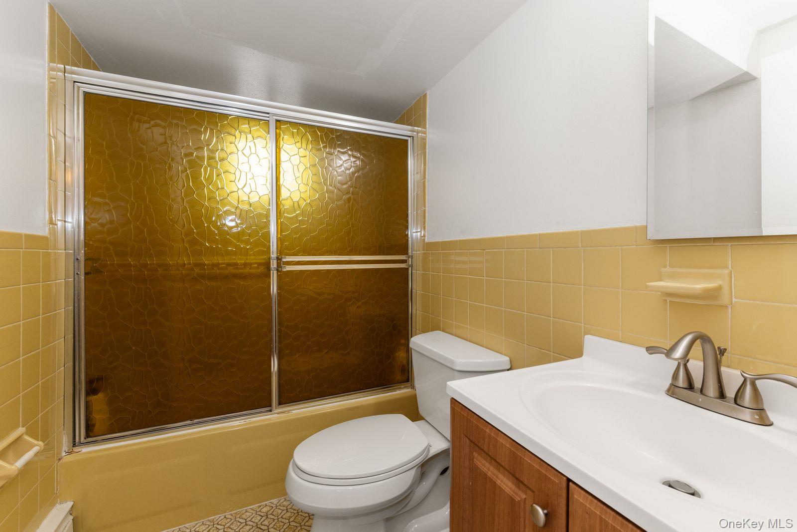 409 barnard Avenue, Woodmere, NY 11559