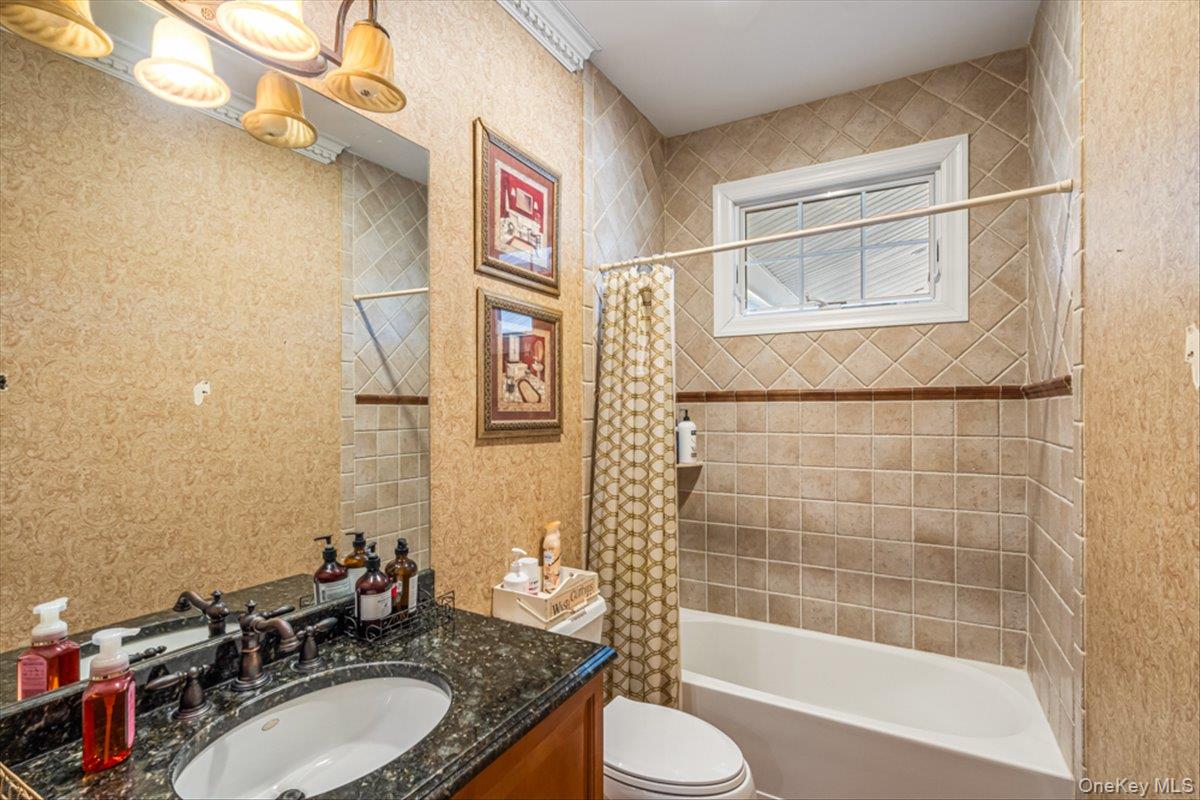 22 Turnberry Court, Dix Hills, NY 11746