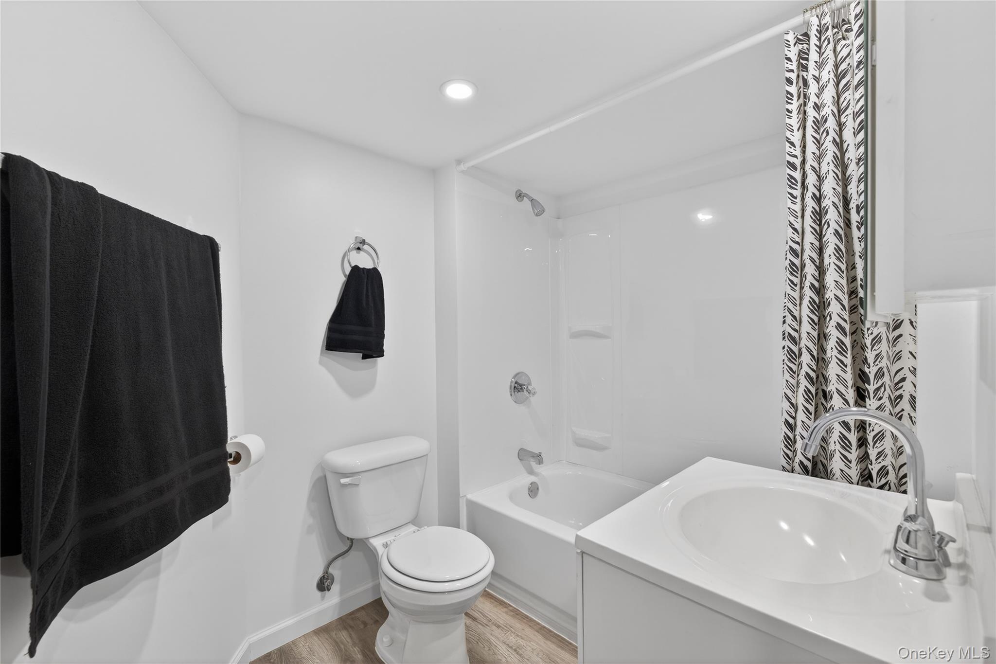 47 Weeks Road, North Babylon, NY 11703