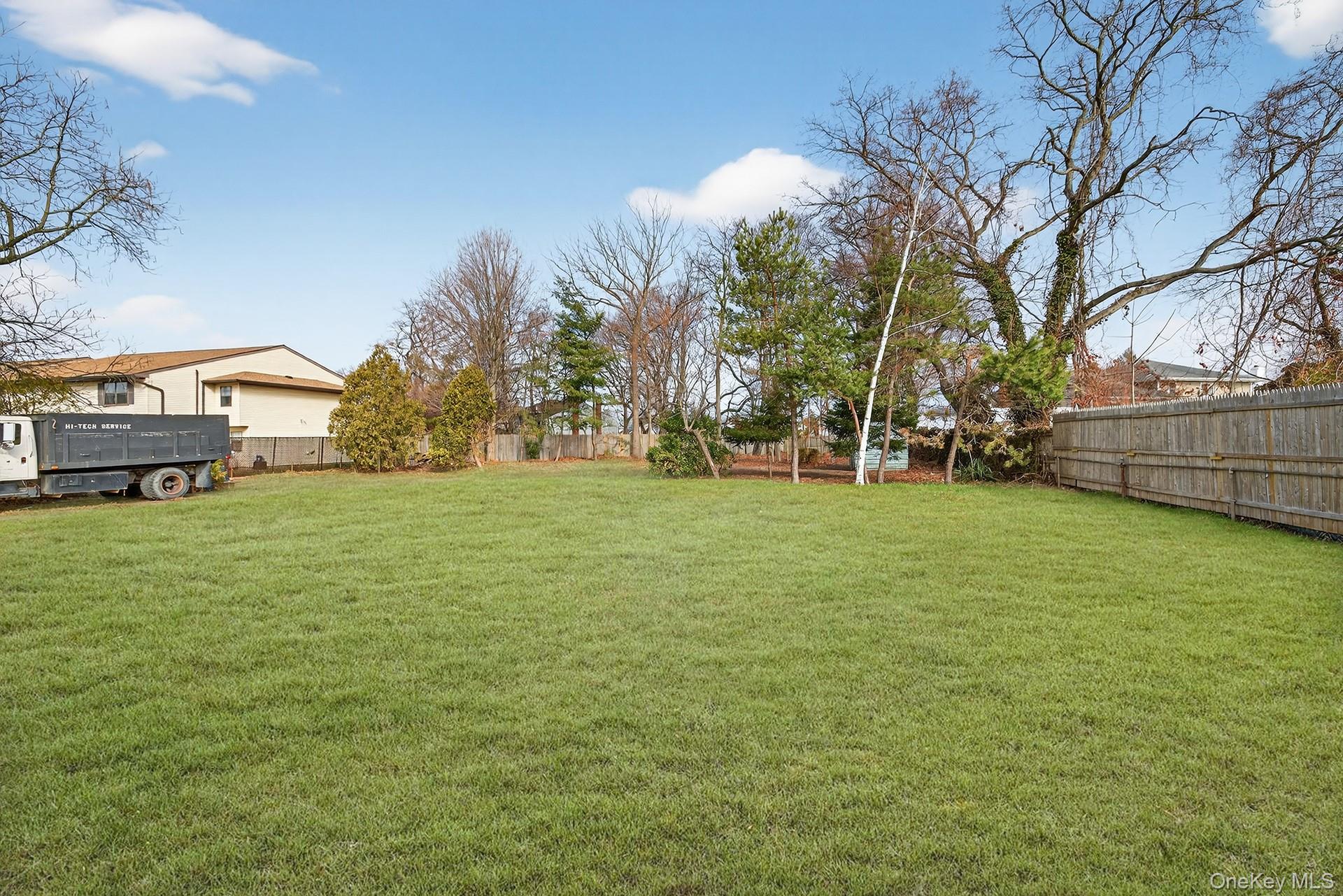 47 Weeks Road, North Babylon, NY 11703