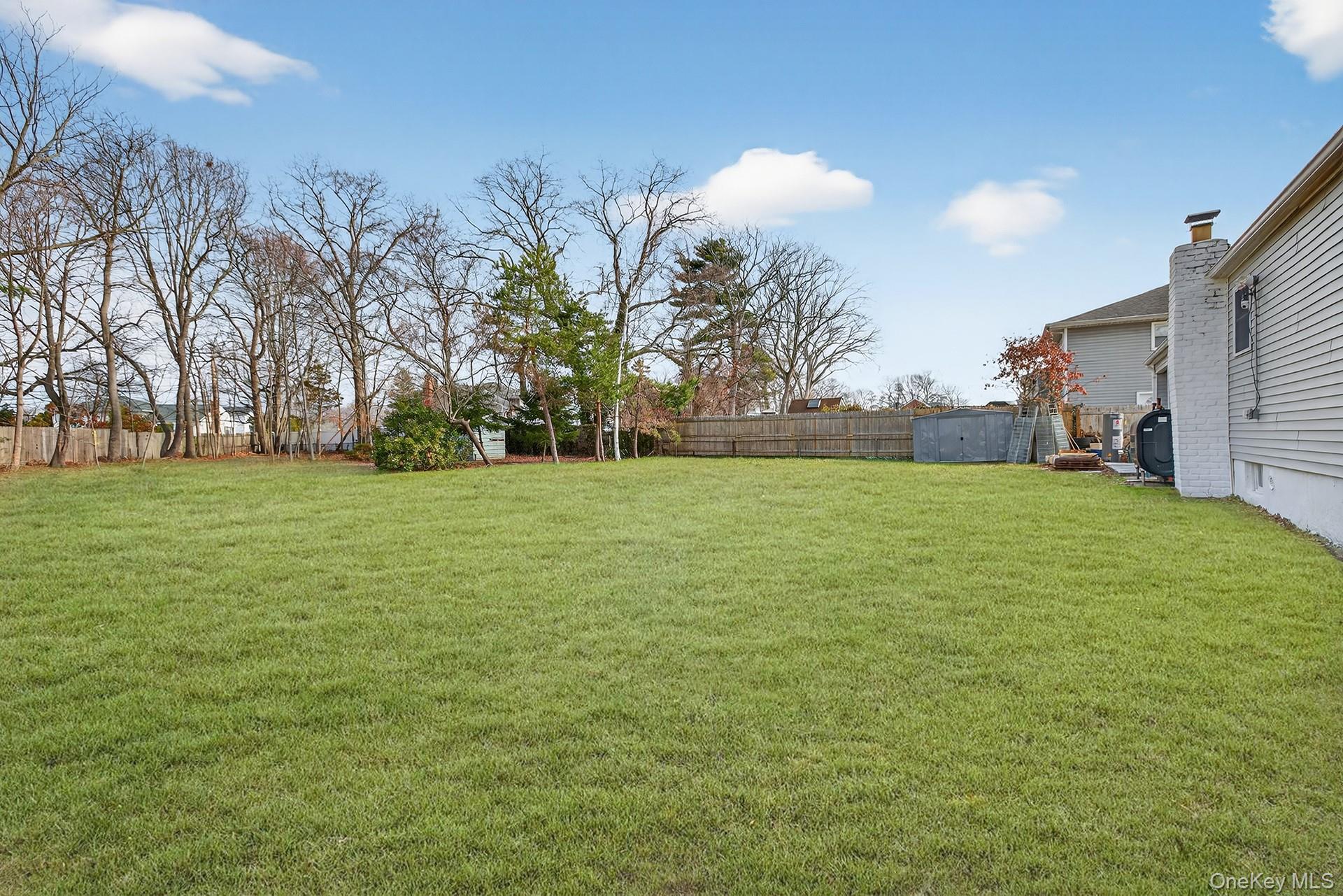 47 Weeks Road, North Babylon, NY 11703