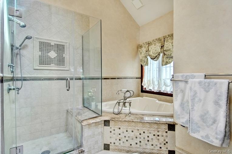 15 Hilltop Drive, Manhasset, NY 11030