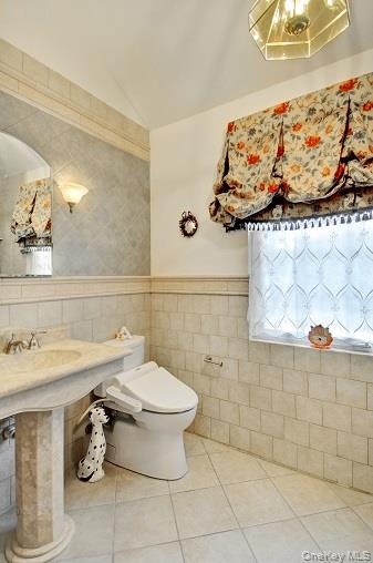 15 Hilltop Drive, Manhasset, NY 11030