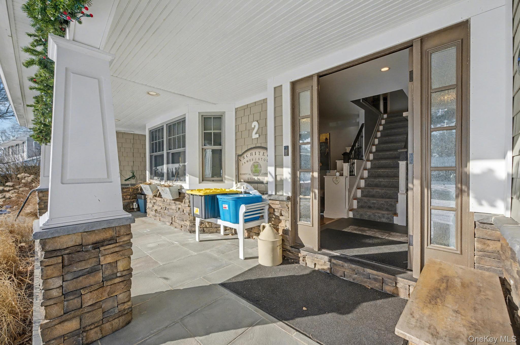 2 Greg Lane, East Northport, NY 11731