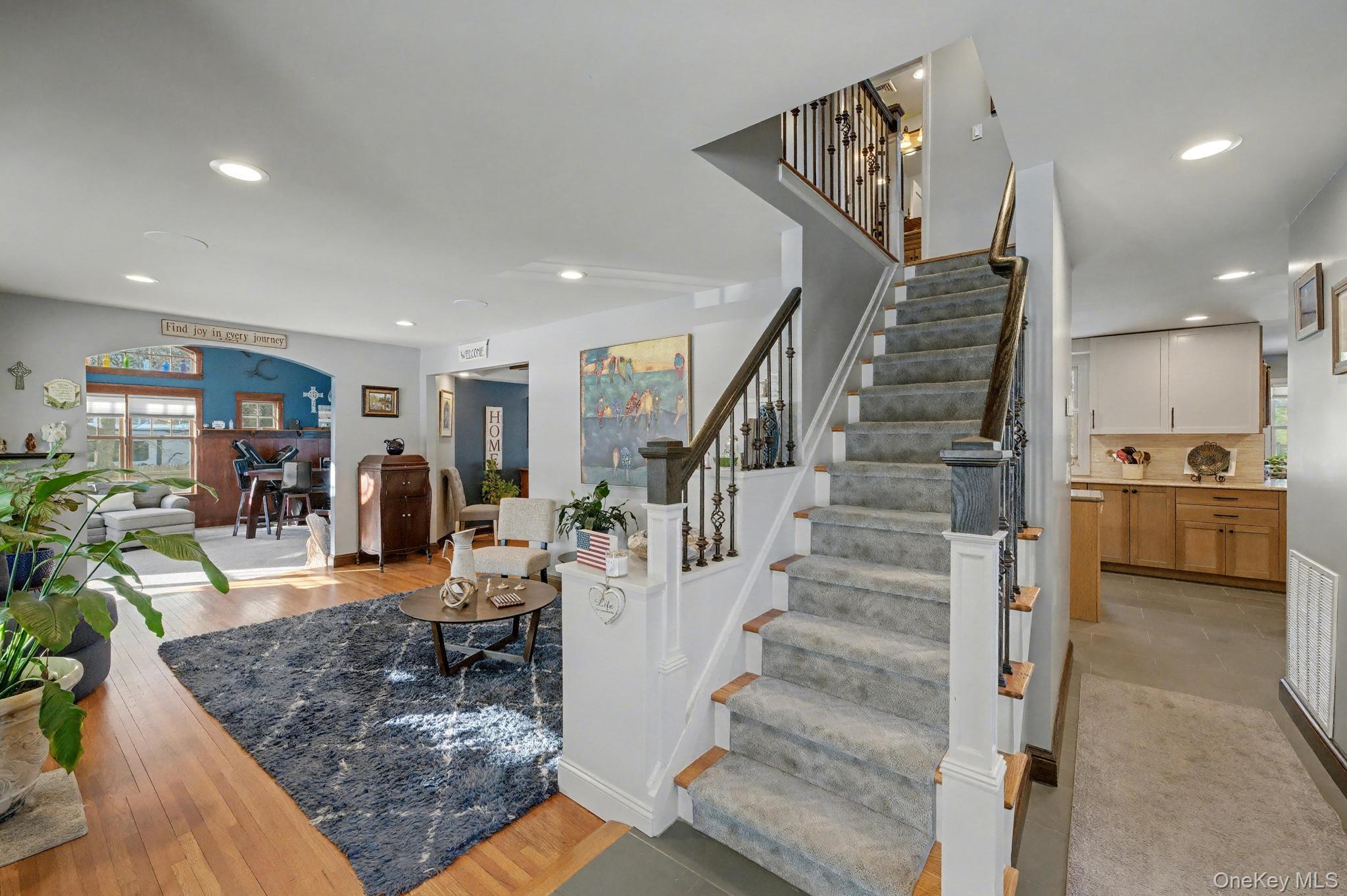 2 Greg Lane, East Northport, NY 11731