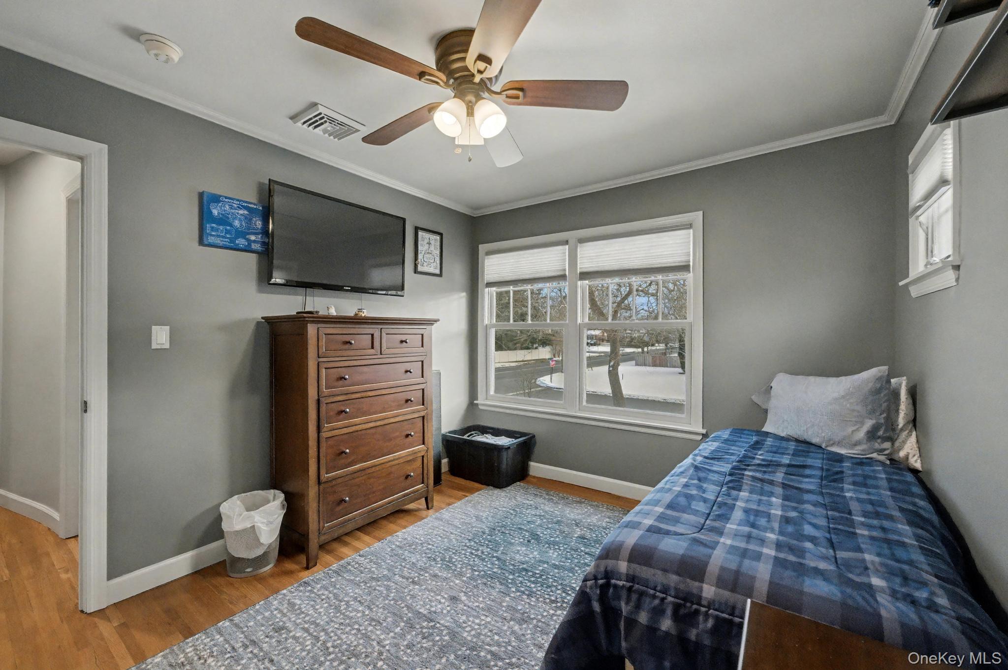 2 Greg Lane, East Northport, NY 11731