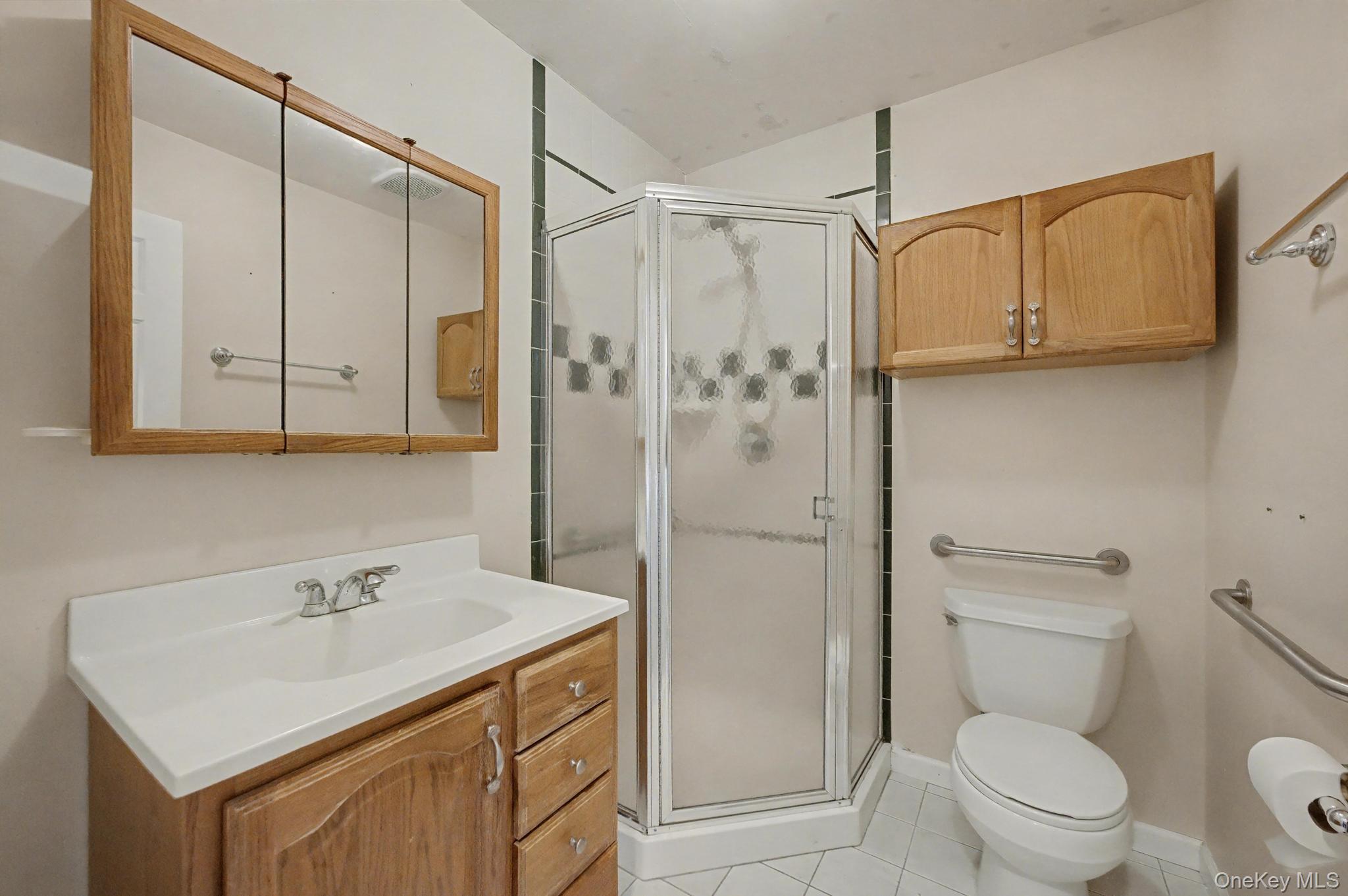 2 Greg Lane, East Northport, NY 11731