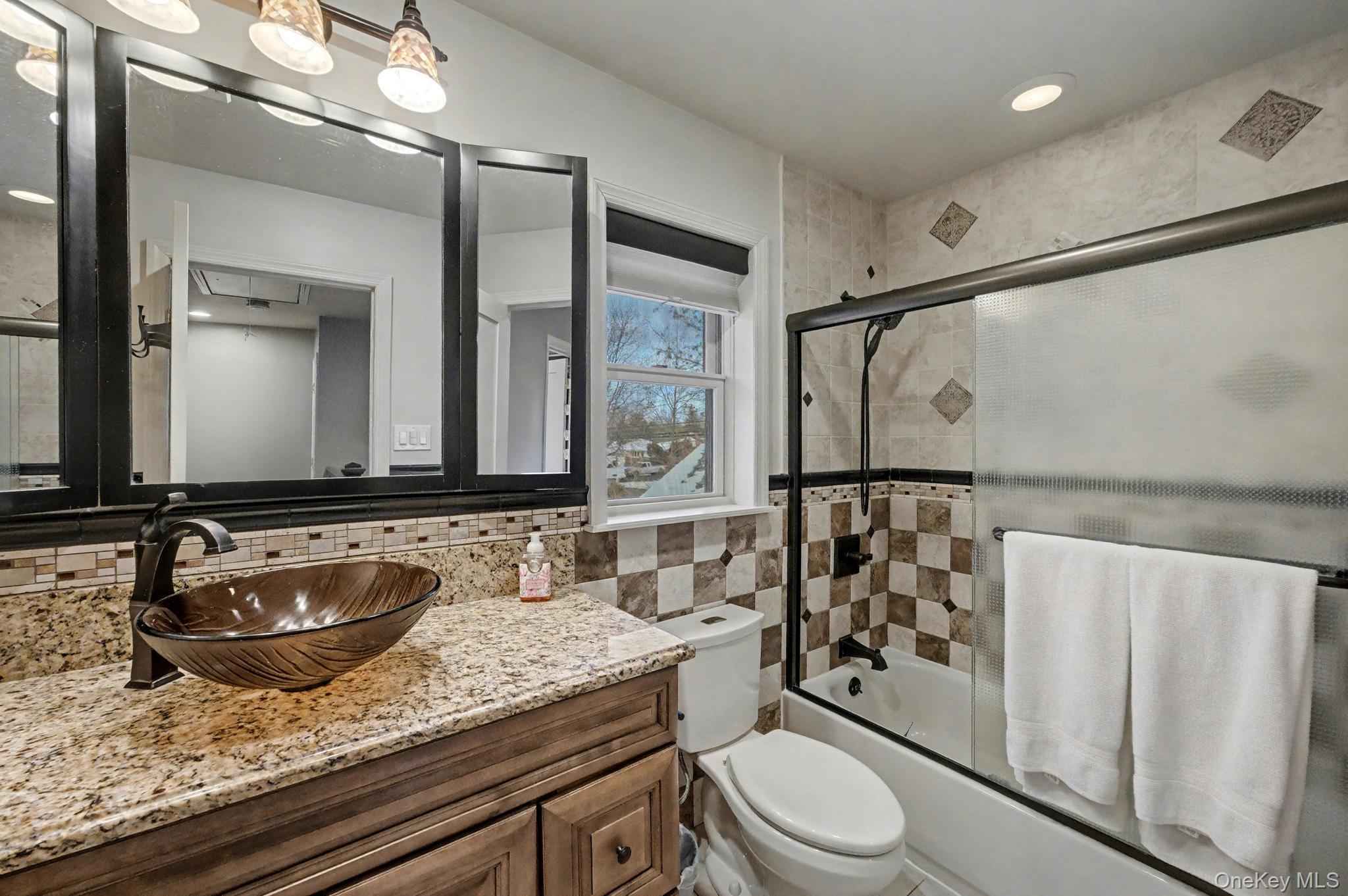 2 Greg Lane, East Northport, NY 11731