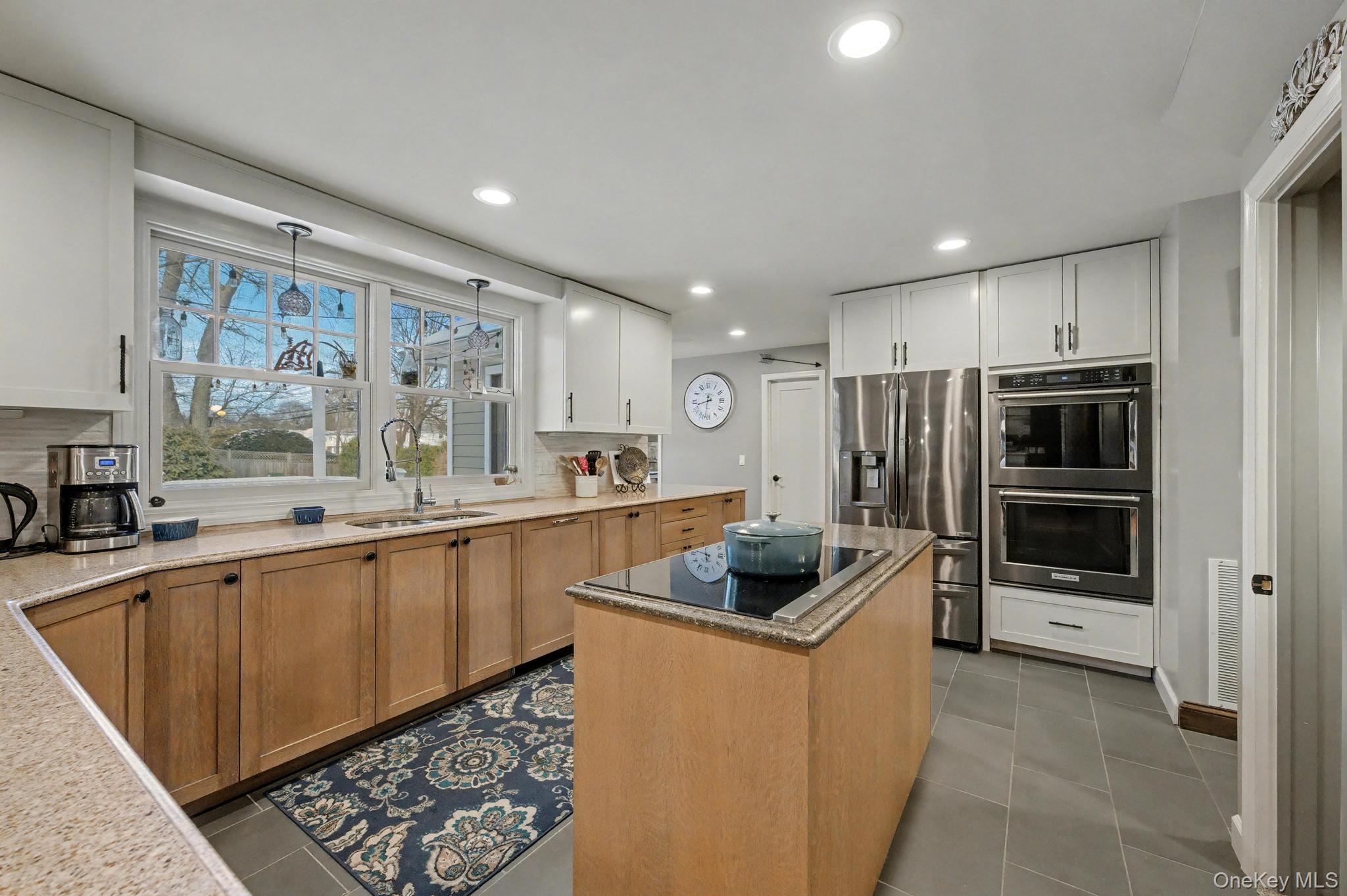 2 Greg Lane, East Northport, NY 11731