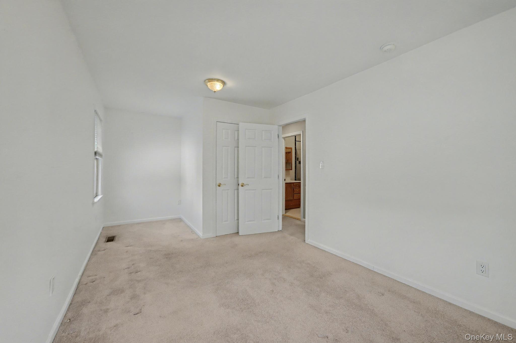 2 Greg Lane, East Northport, NY 11731