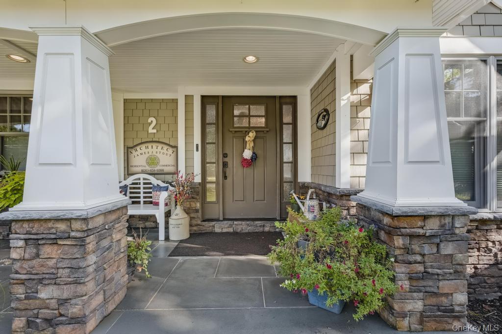 2 Greg Lane, East Northport, NY 11731