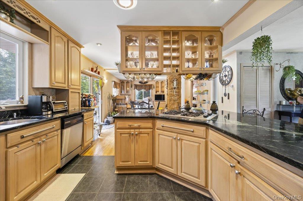 11 Merriewold Lane N, Monroe, NY 10950