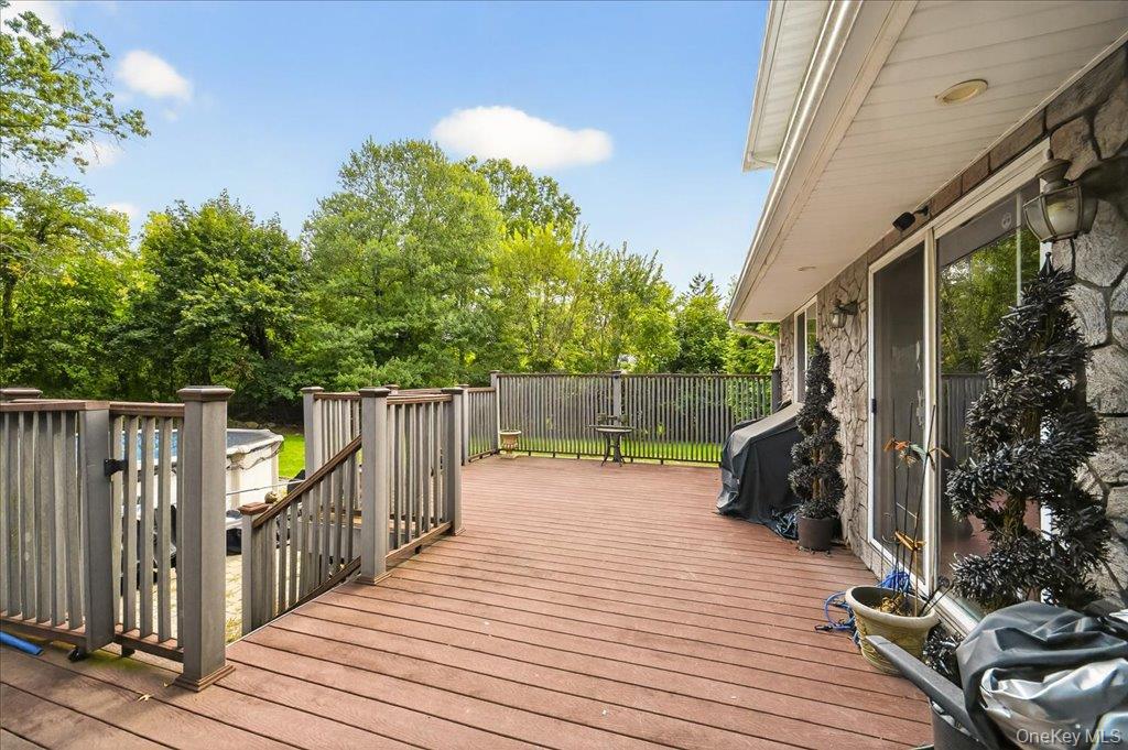 11 Merriewold Lane N, Monroe, NY 10950