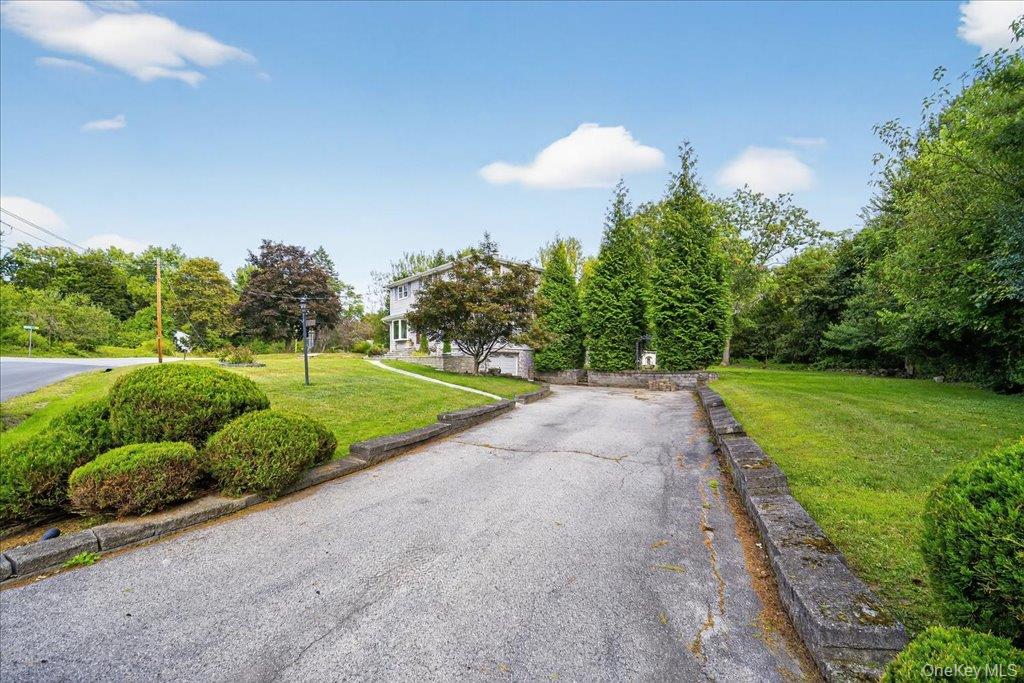 11 Merriewold Lane N, Monroe, NY 10950