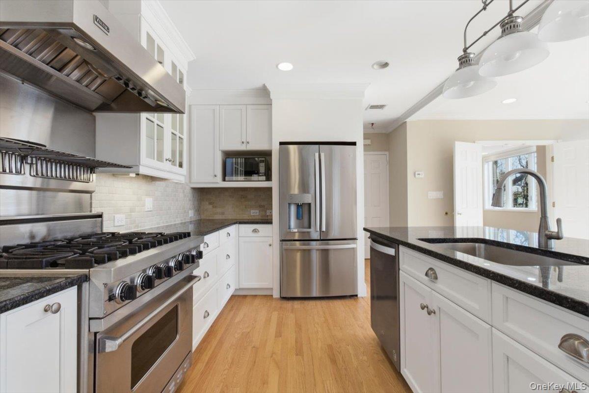 27 Harbor Terrace Drive, Rye, NY 10580