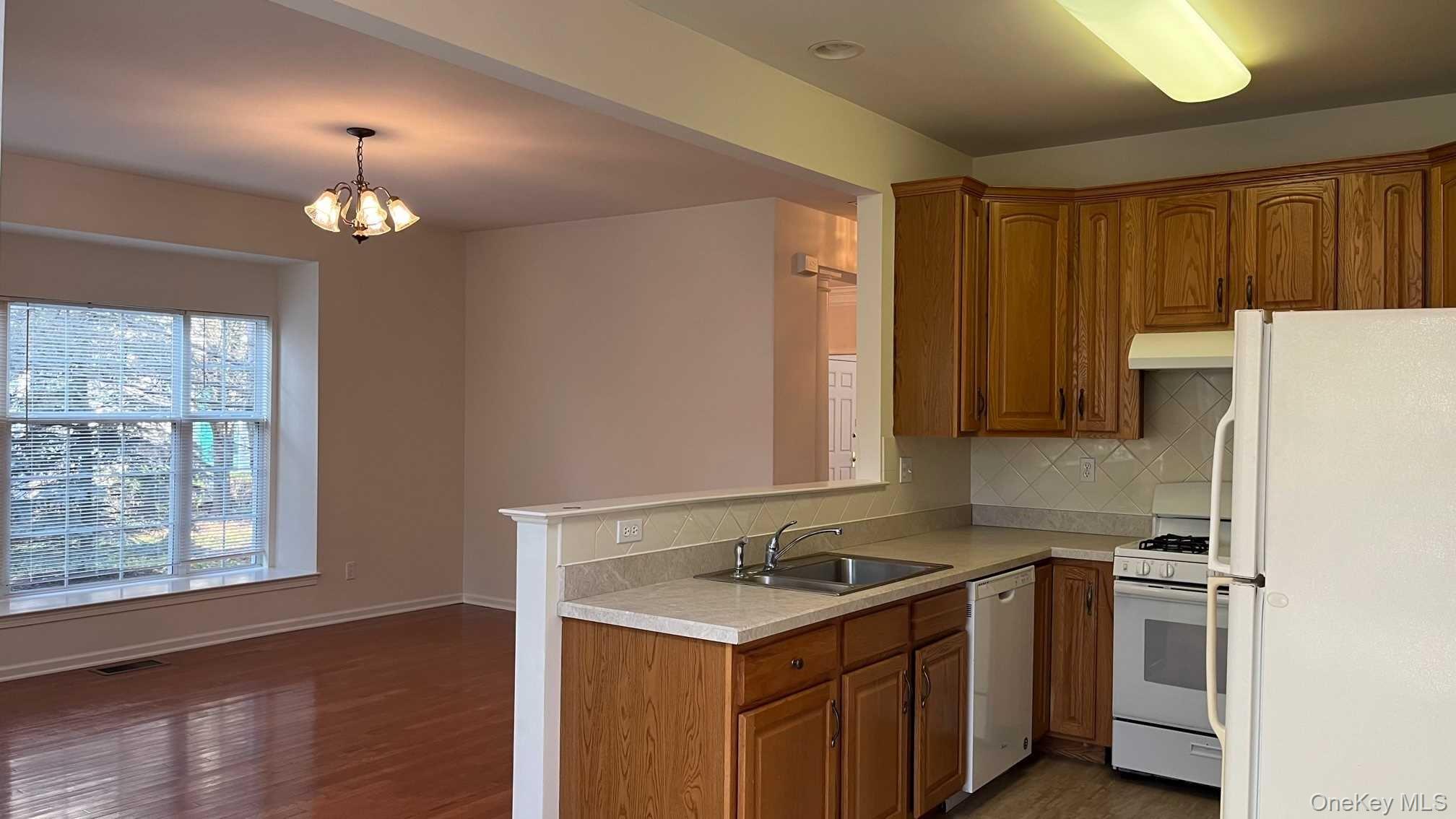 734 HUNTINGTON Drive # 0, Fishkill, NY 12524