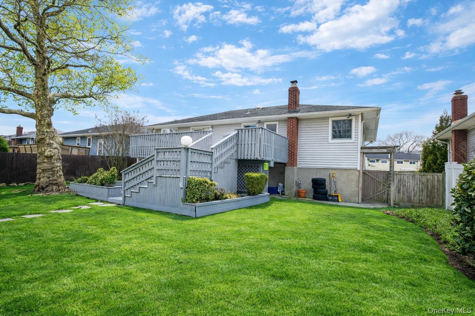 127 Baker Court, Island Park, NY 11558