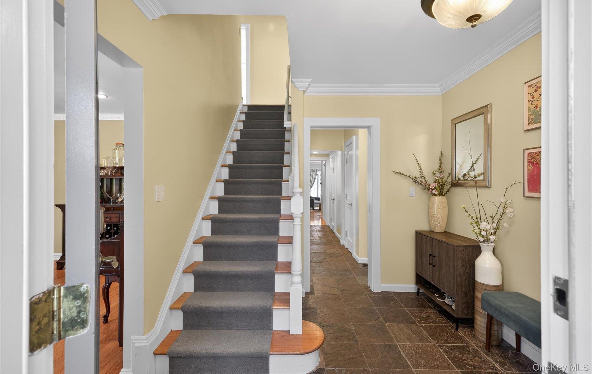 3 N Avalon Road, Great Neck, NY 11021