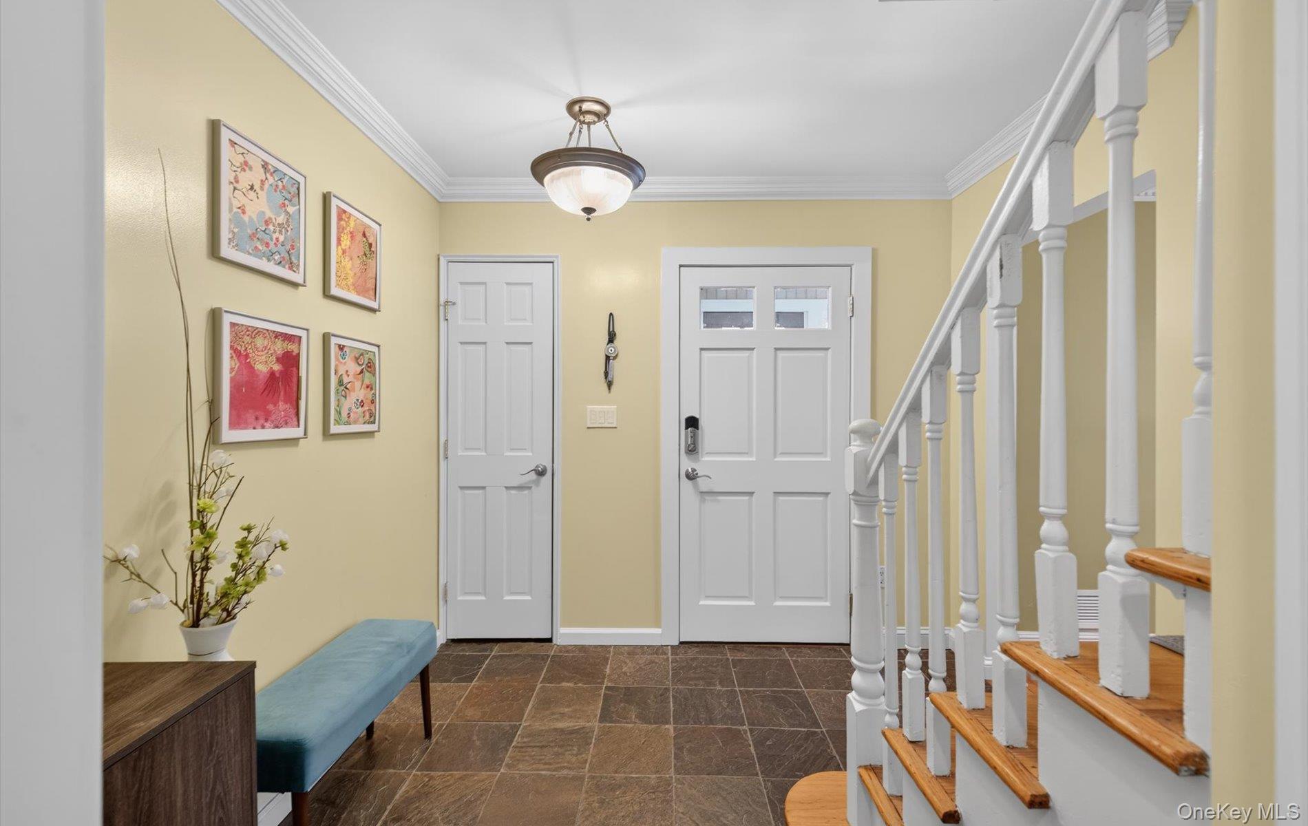 3 N Avalon Road, Great Neck, NY 11021