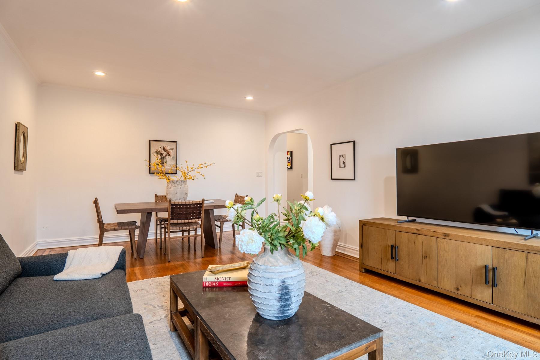 21 Barstow Road # 5K, Great Neck, NY 11021