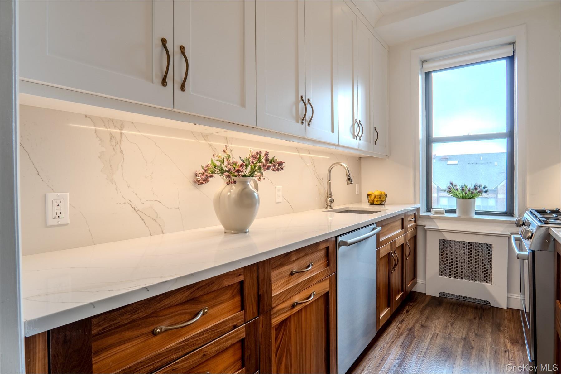 21 Barstow Road # 5K, Great Neck, NY 11021