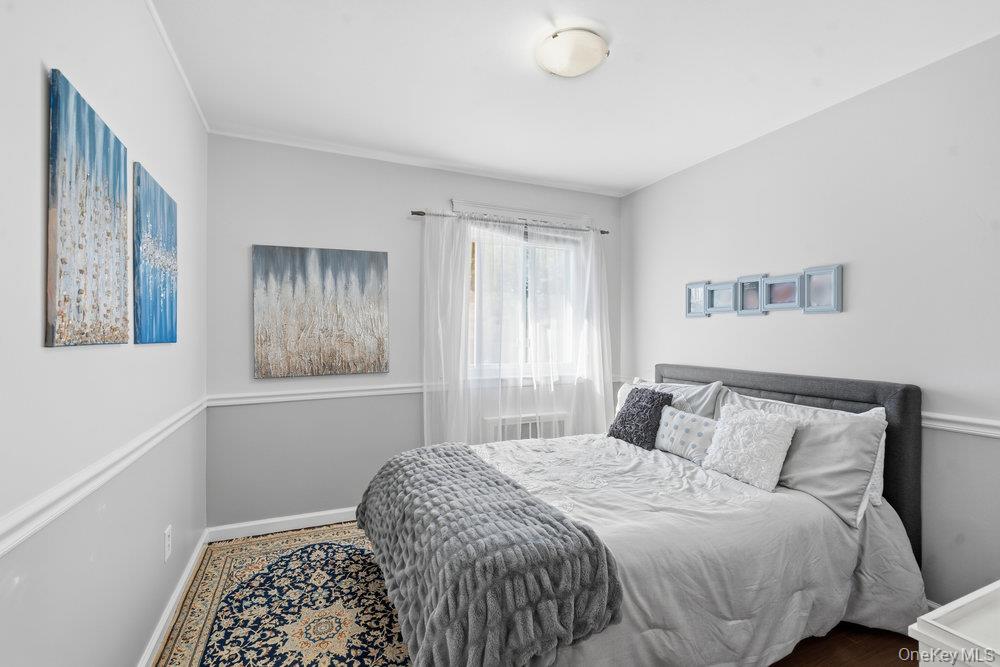 20 Vista Road, Plainview, NY 11803