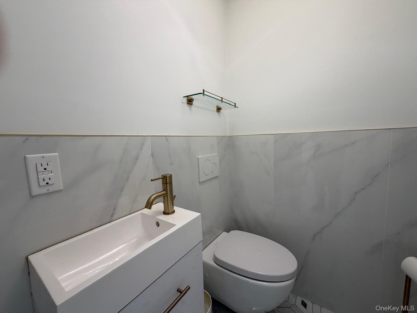 1 Munro Boulevard # 1 F, Valley Stream, NY 11581