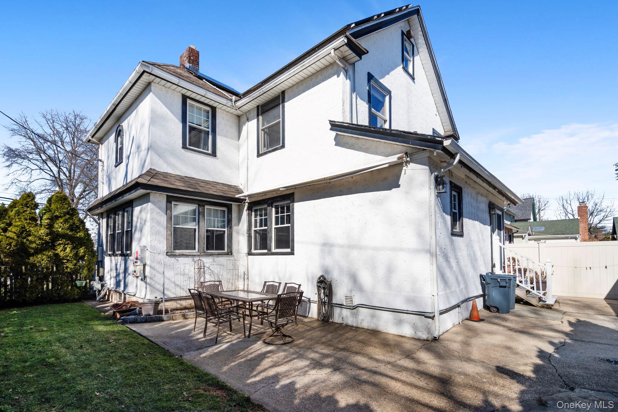 373 1st Street, Mineola, NY 11501