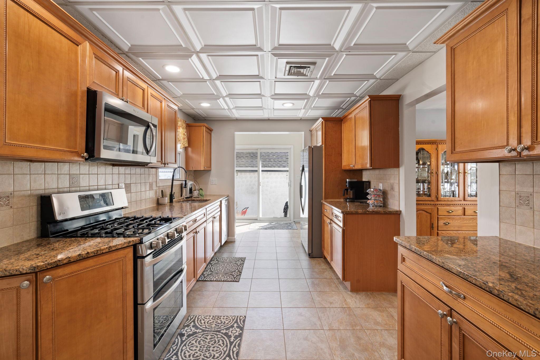 373 1st Street, Mineola, NY 11501