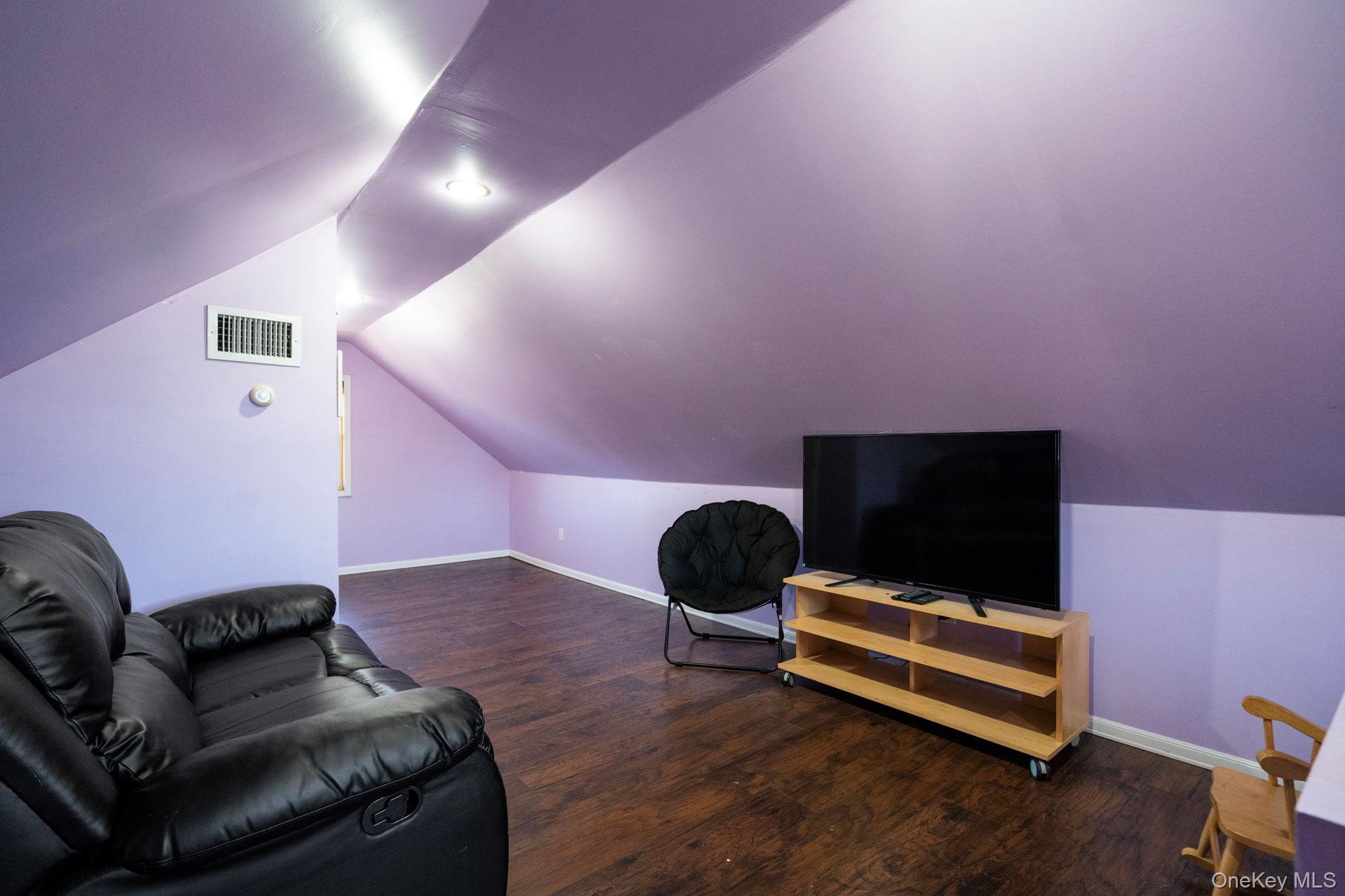 373 1st Street, Mineola, NY 11501