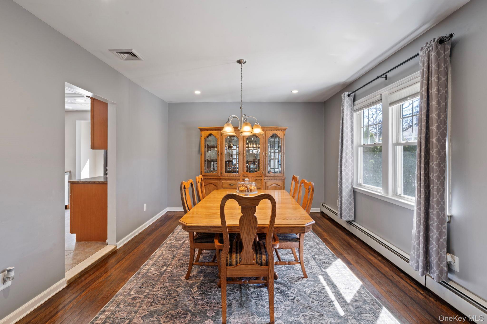 373 1st Street, Mineola, NY 11501