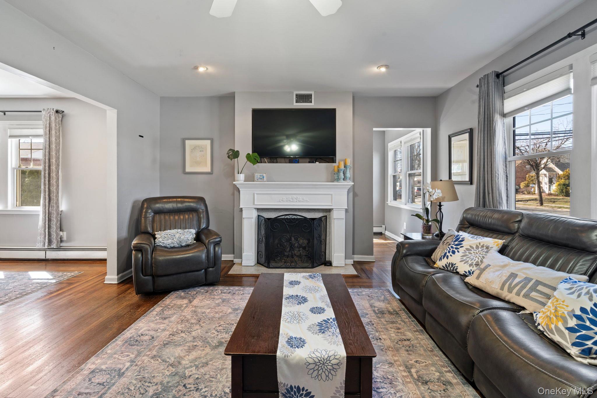 373 1st Street, Mineola, NY 11501