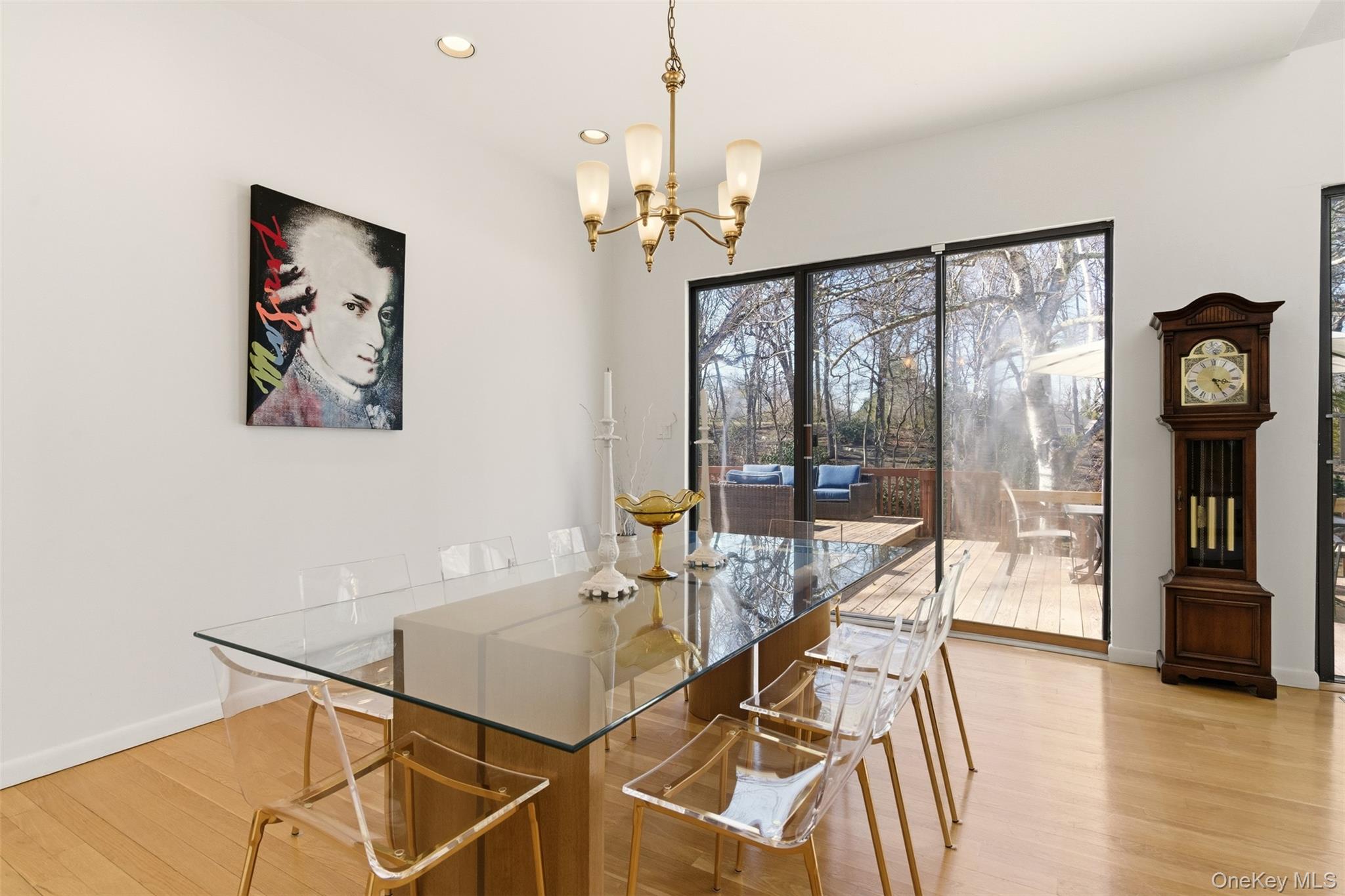 5 Waterford Way, Syosset, NY 11791