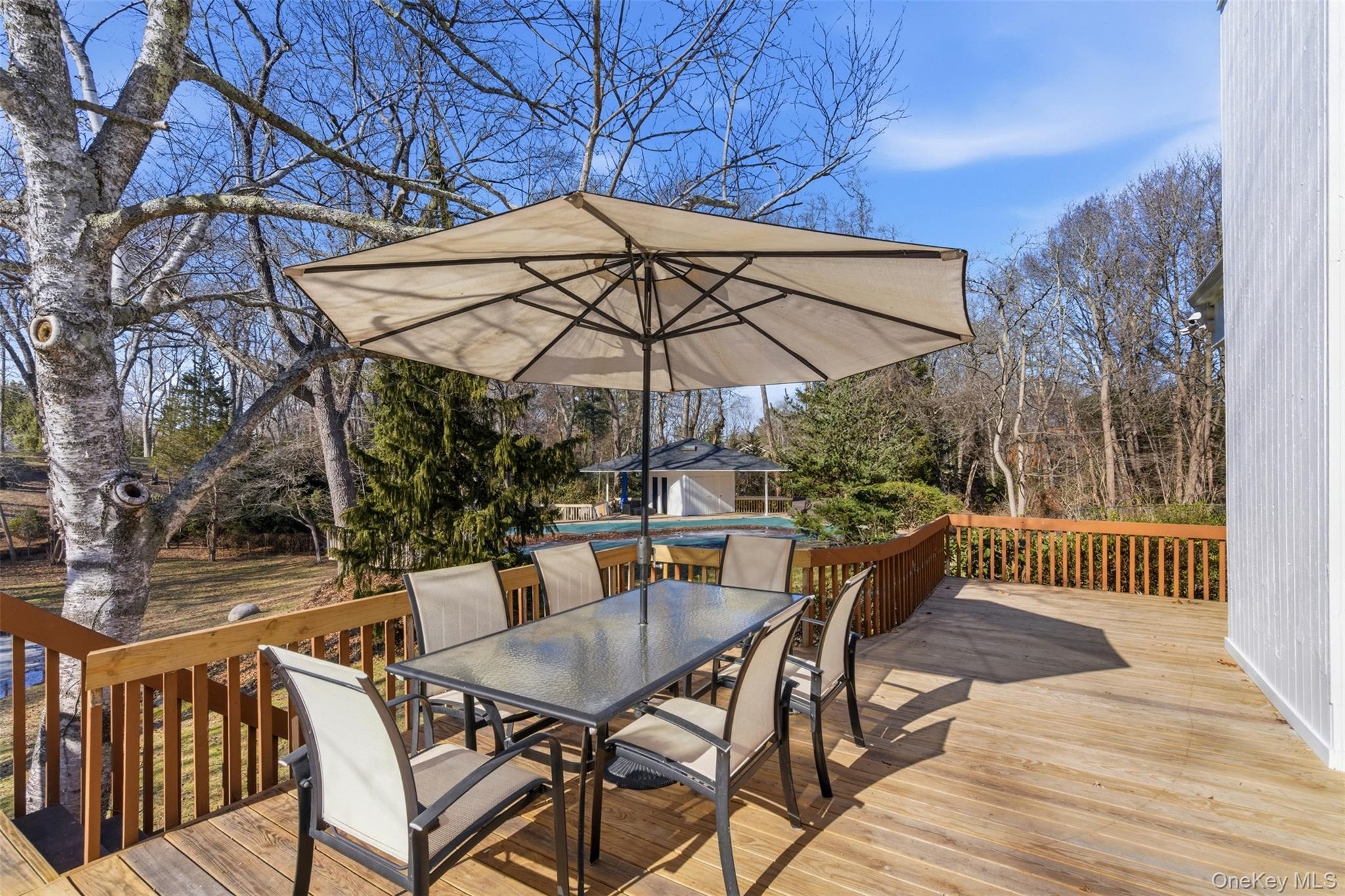 5 Waterford Way, Syosset, NY 11791