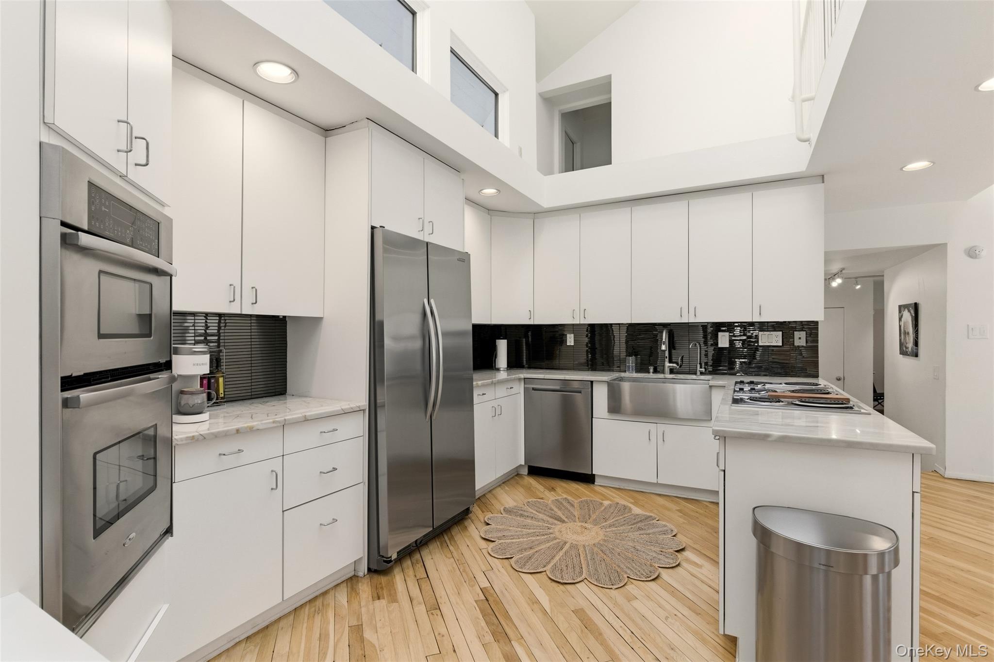 5 Waterford Way, Syosset, NY 11791