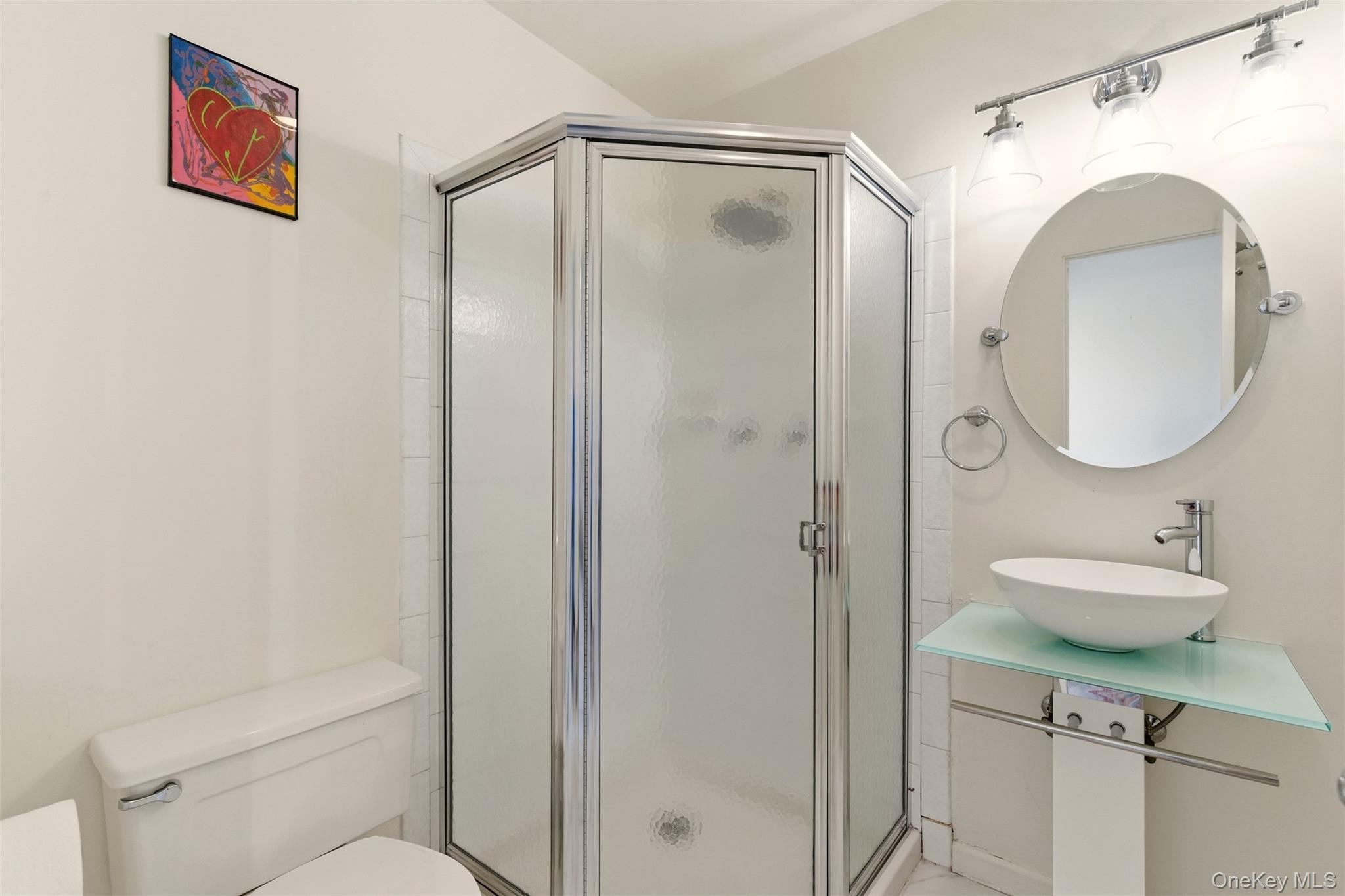 5 Waterford Way, Syosset, NY 11791