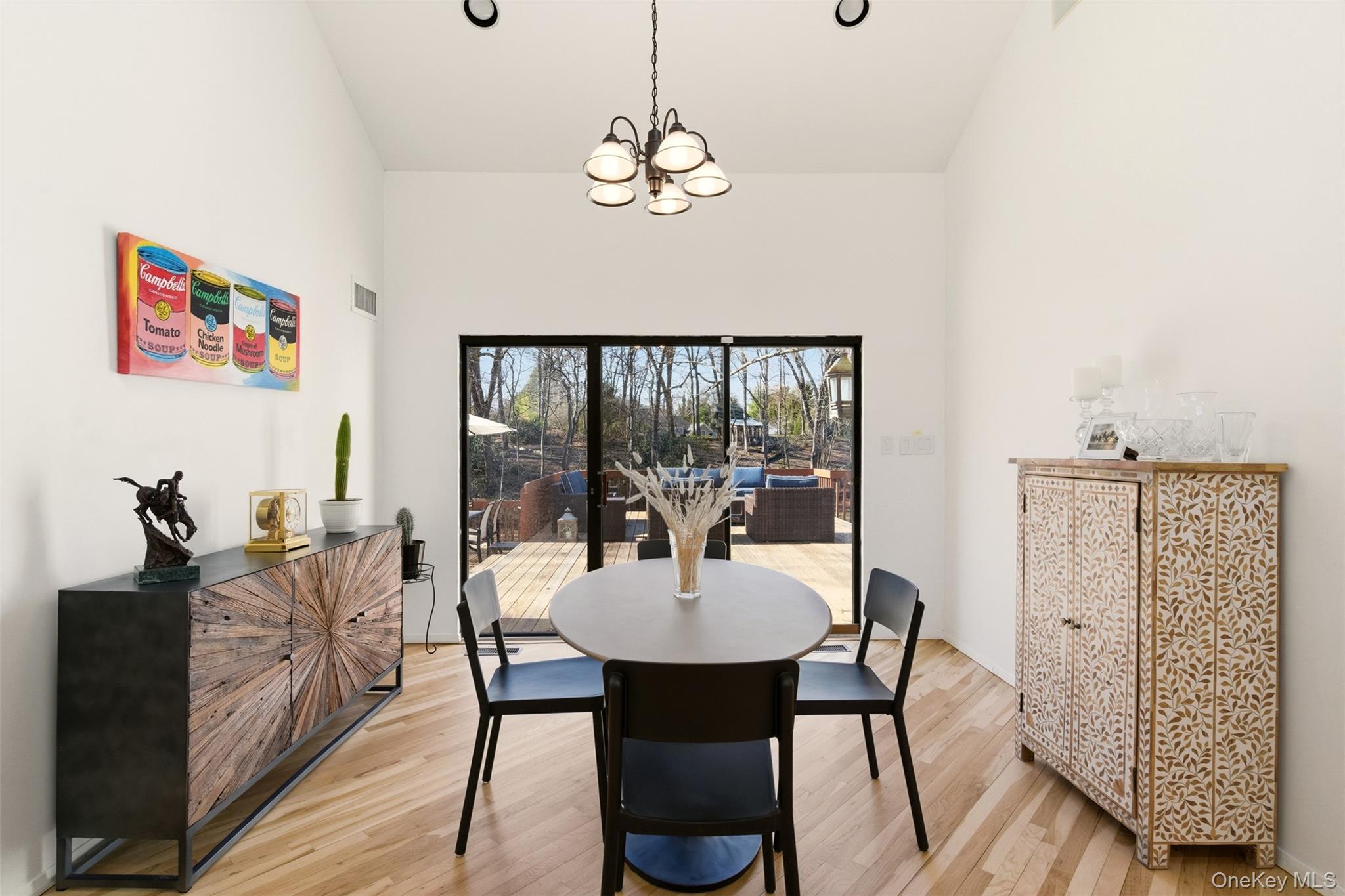 5 Waterford Way, Syosset, NY 11791