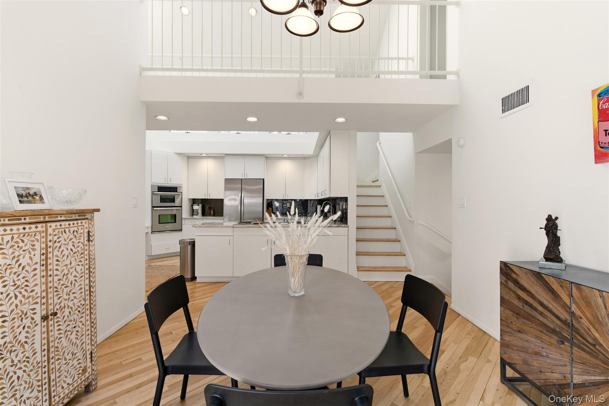 5 Waterford Way, Syosset, NY 11791