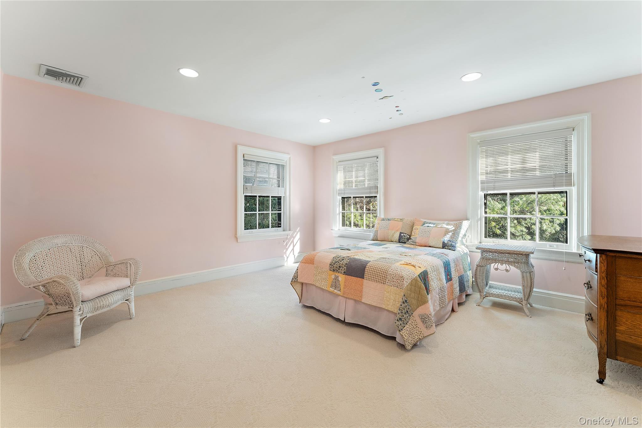 11 Mamaroneck Road, Scarsdale, NY 10583