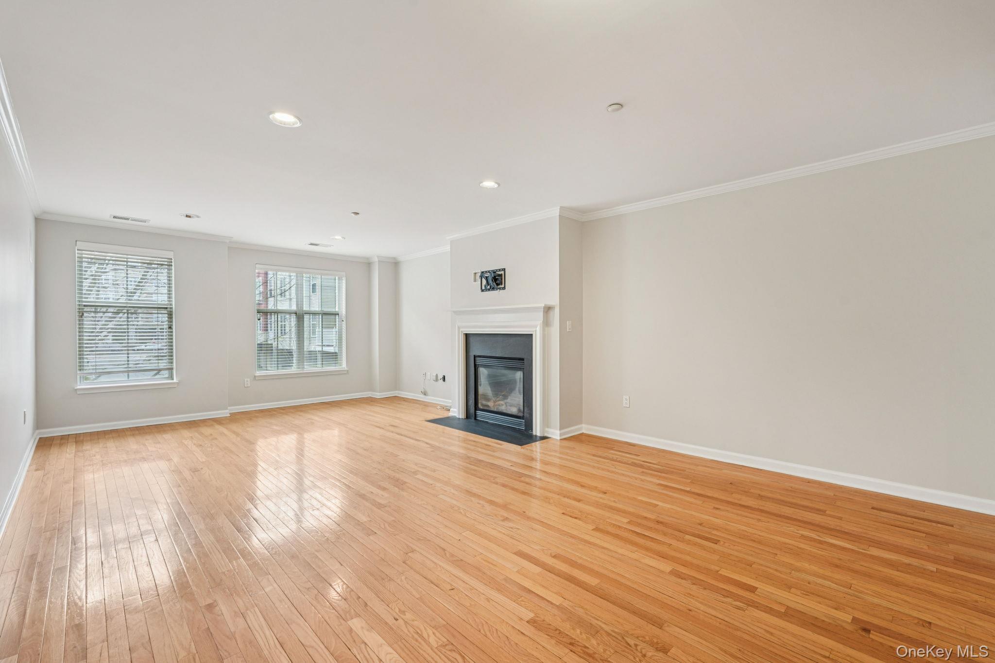 10 BRIDGE Lane, Haverstraw, NY 10927